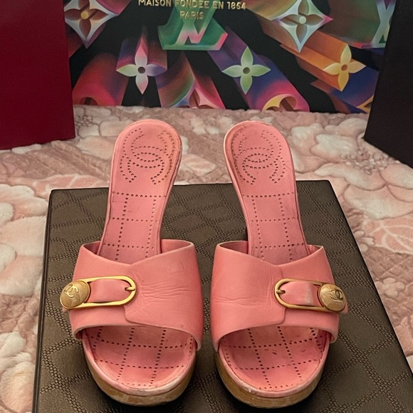 CHANEL SANDALS SLIDES - Picture 2 of 7